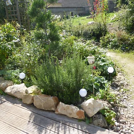 Dans Un Jardin Villa Apremont-la-Foret Exterior photo